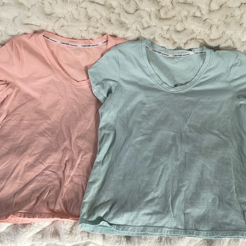 Set of two Calvin Klein performance tees size extra large